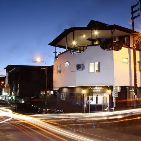 Hostal Casa Blanca Tarapoto Buitenkant foto