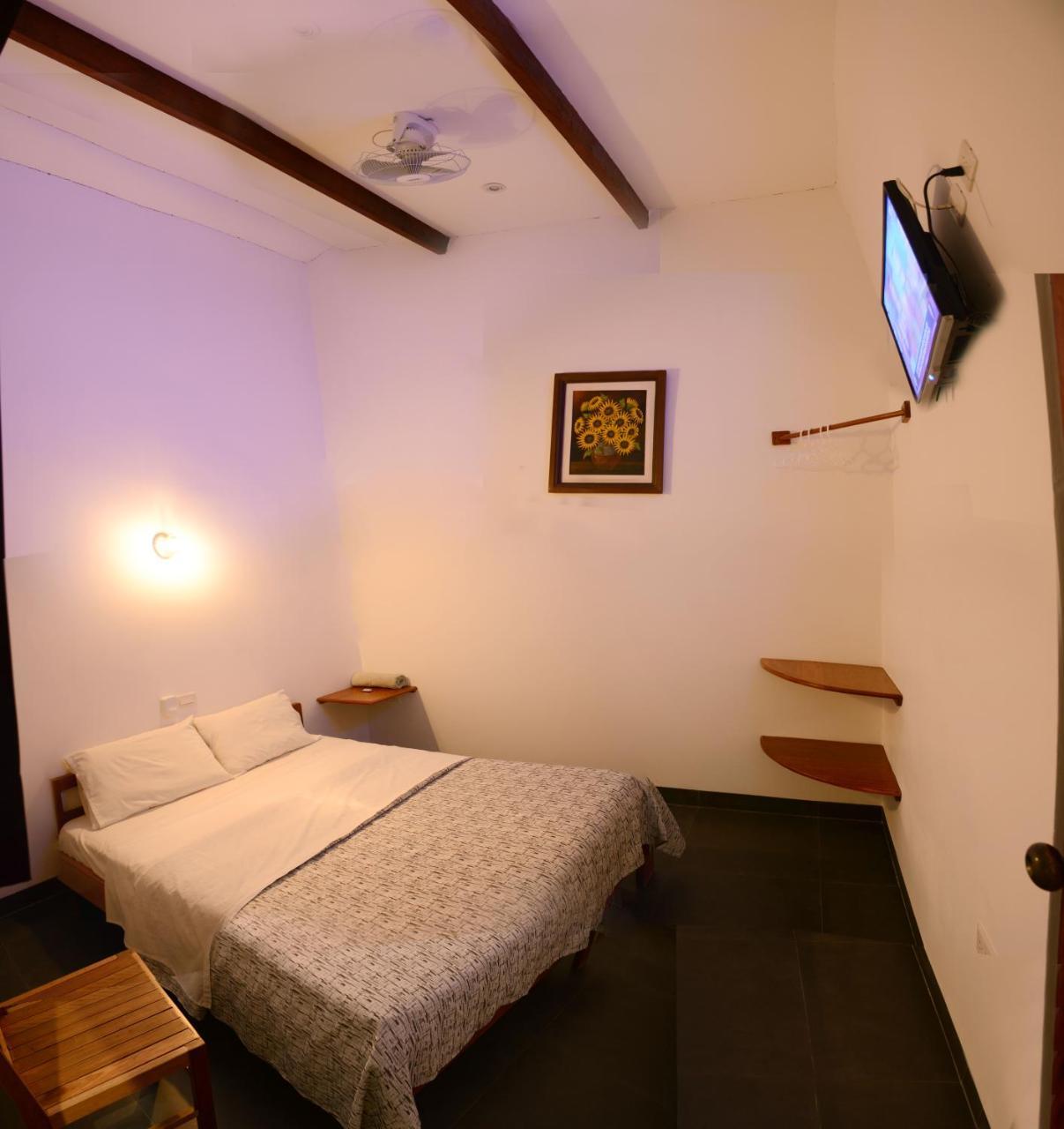 Hostal Casa Blanca Tarapoto Buitenkant foto