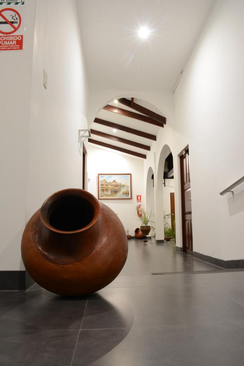 Hostal Casa Blanca Tarapoto Buitenkant foto