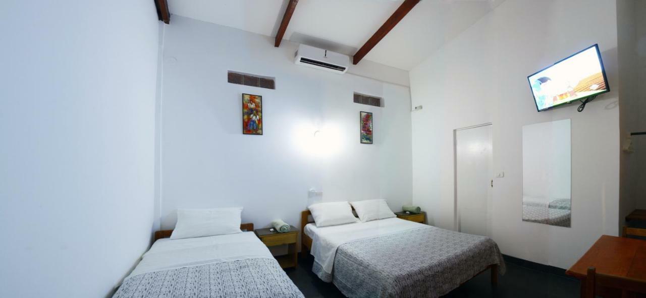 Hostal Casa Blanca Tarapoto Buitenkant foto